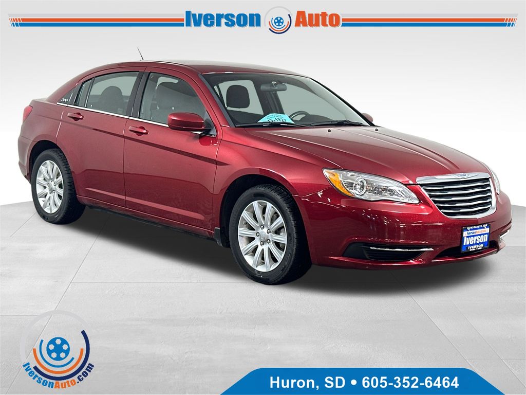 2013 Chrysler 200 Touring Sedan FWD