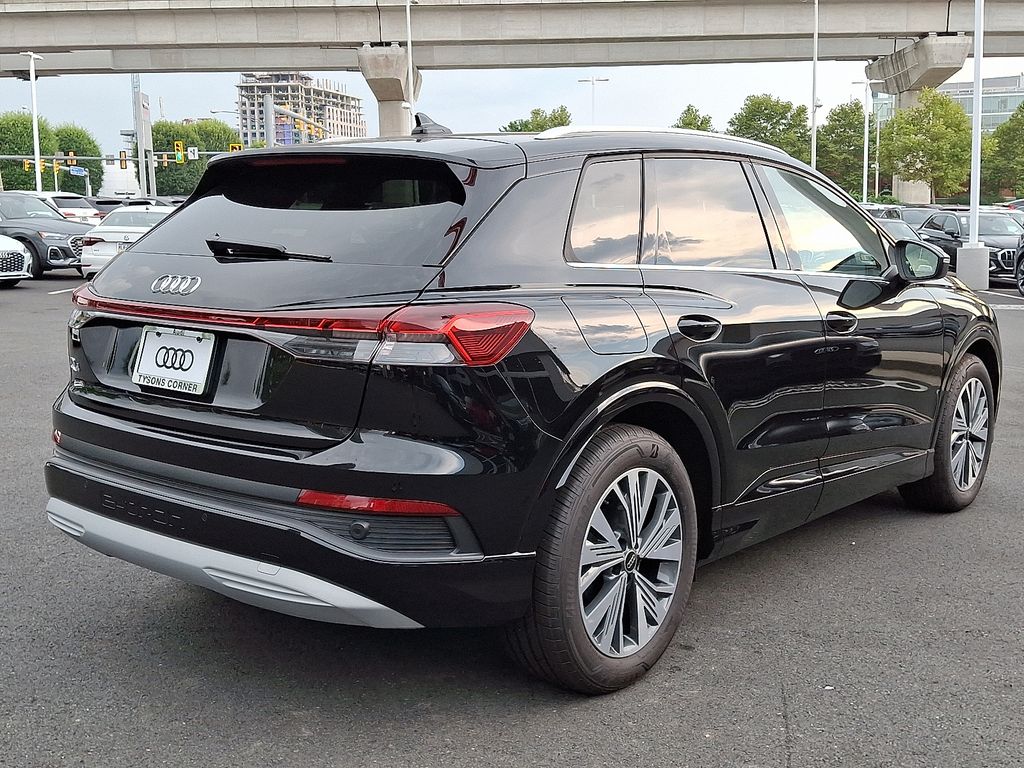 Thumbnail: 2025 Audi Q4 e-tron - 3