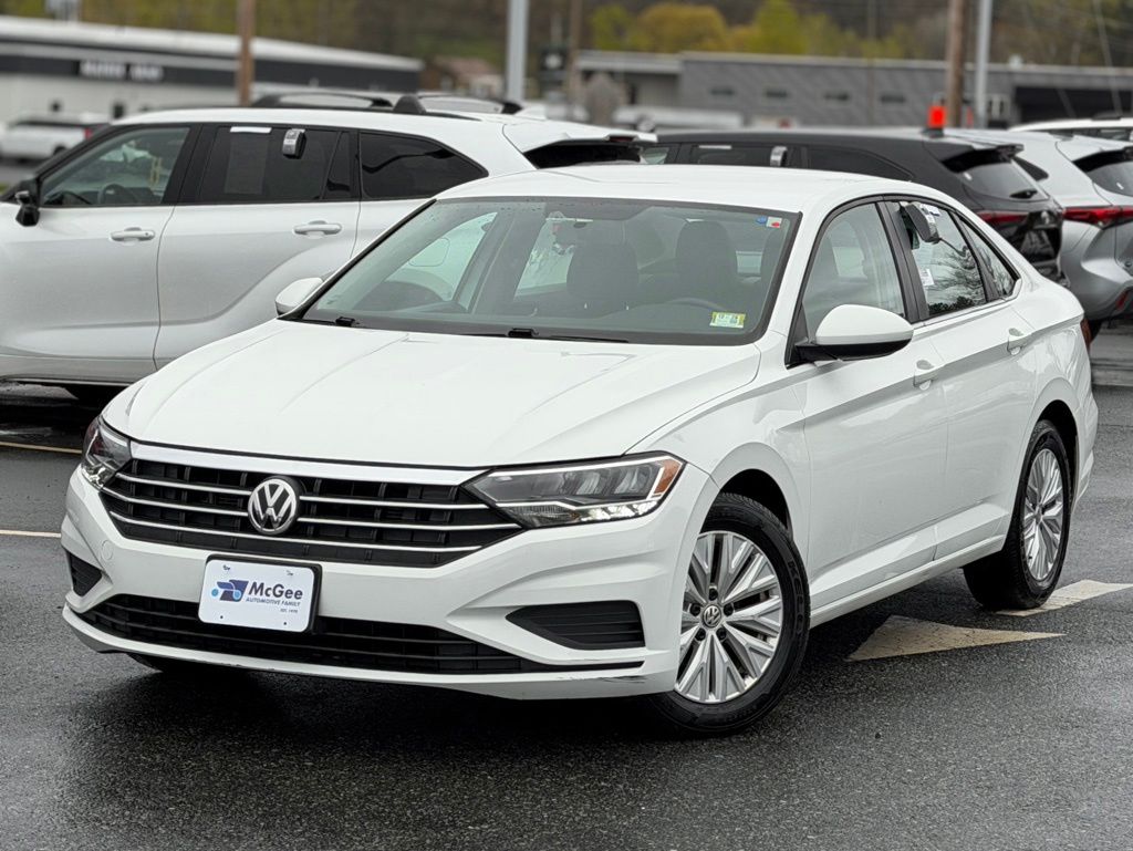 Pure White 2019 Volkswagen Jetta S FWD Sedan Front-Wheel Drive 8-Speed Automatic