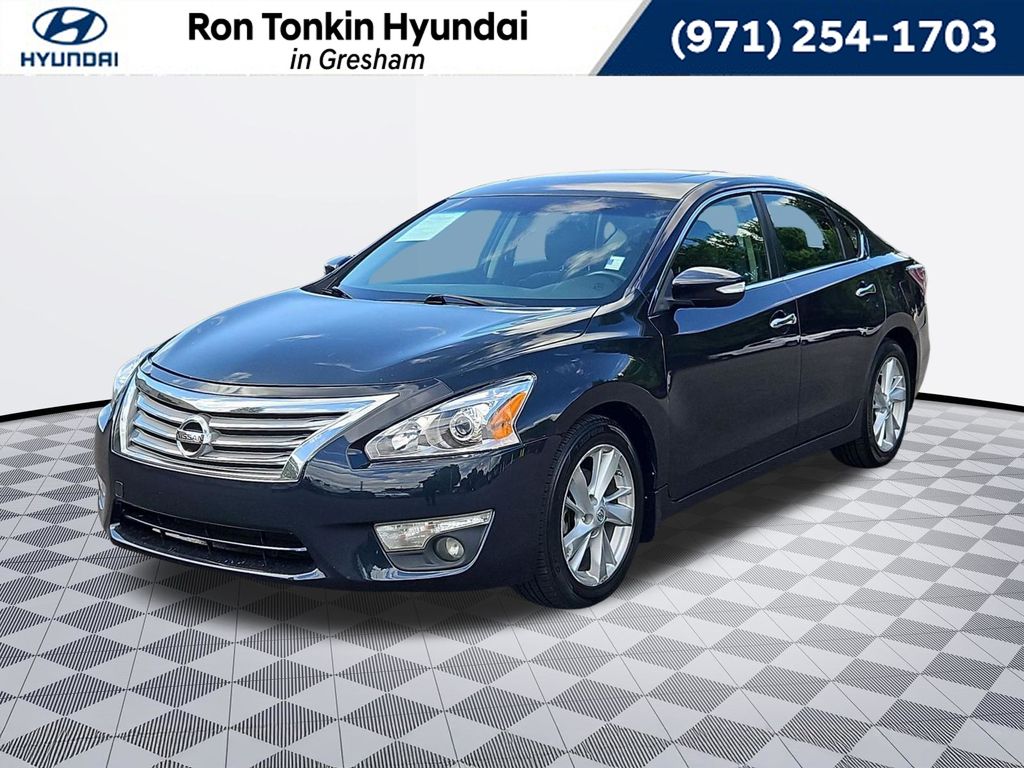 Storm 2015 Nissan Altima Sedan Front-Wheel Drive Continuously Variable Transmission