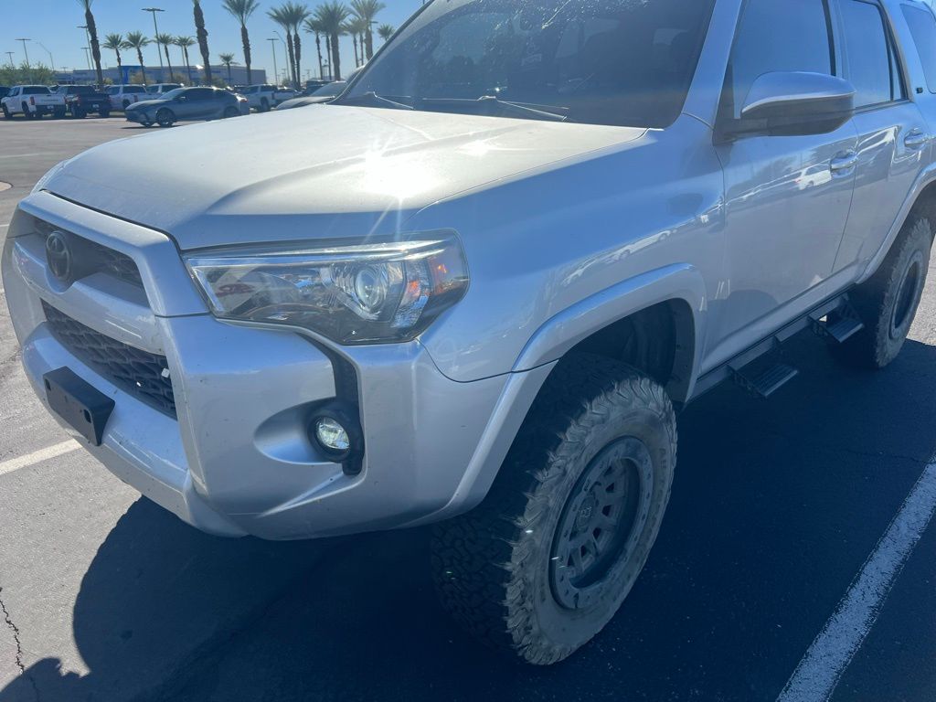 Thumbnail: 2019 Toyota 4Runner - 7