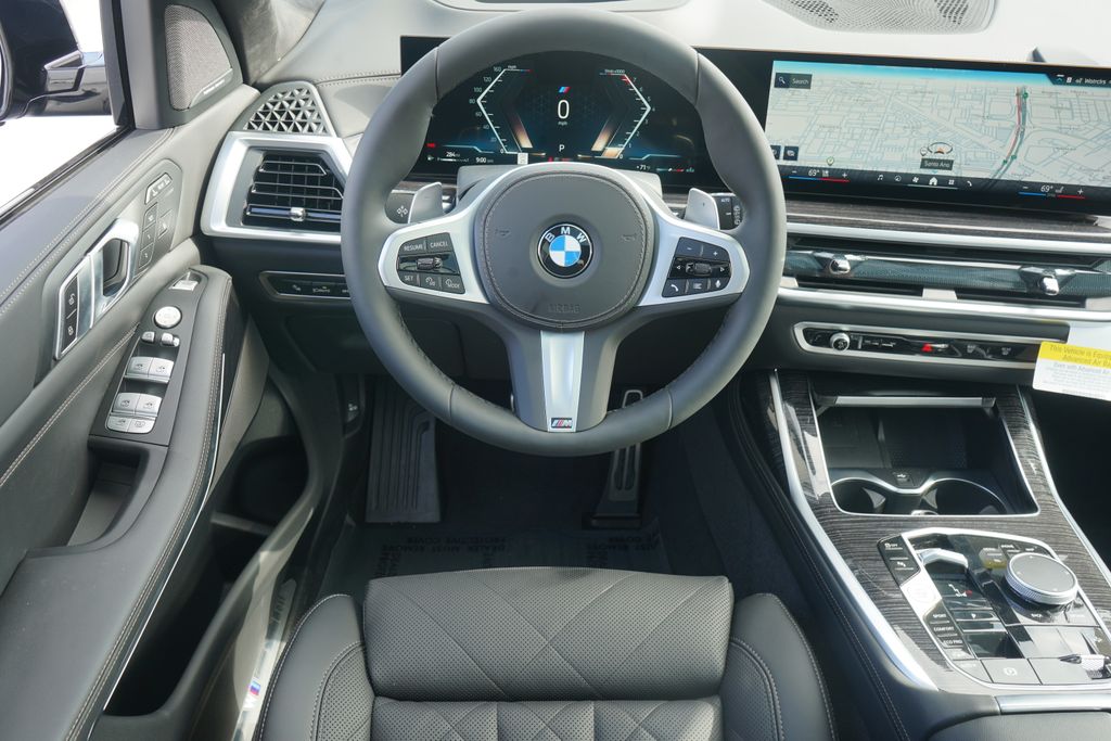 2025 BMW X7 xDrive40i 15