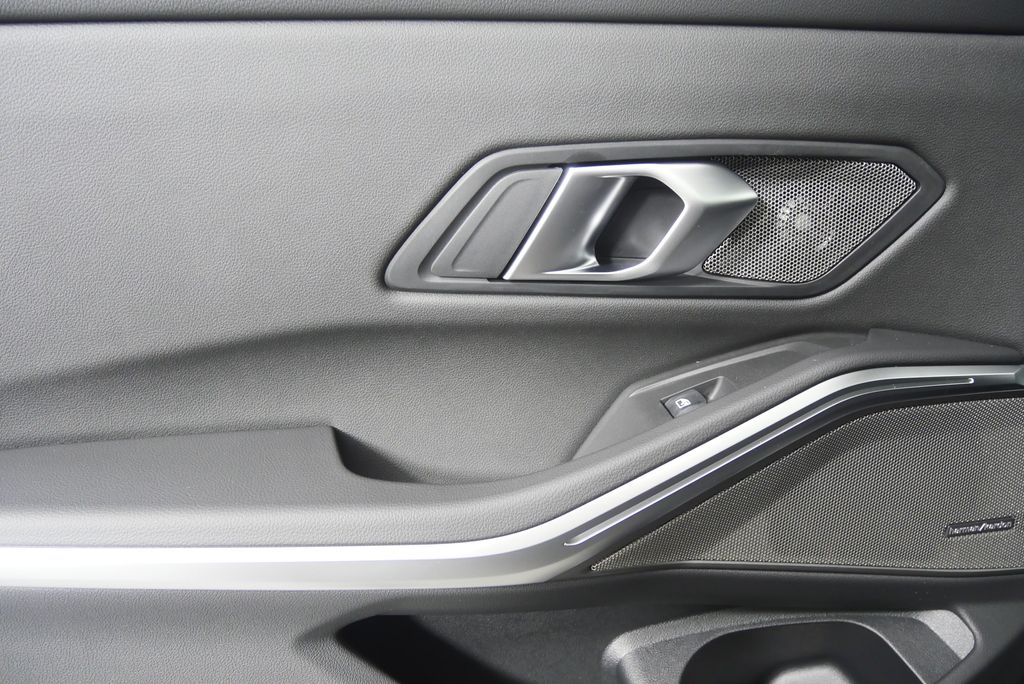 Thumbnail: 2026 BMW 3 Series - 14