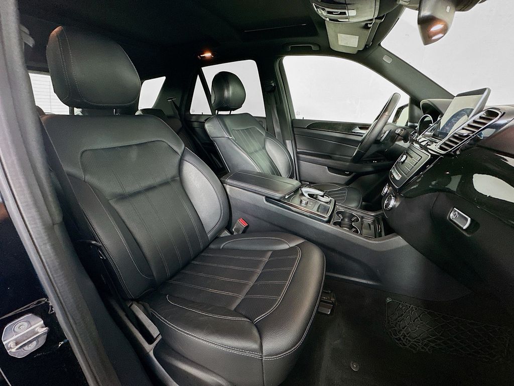 Thumbnail: 2018 Mercedes-Benz GLE - 30