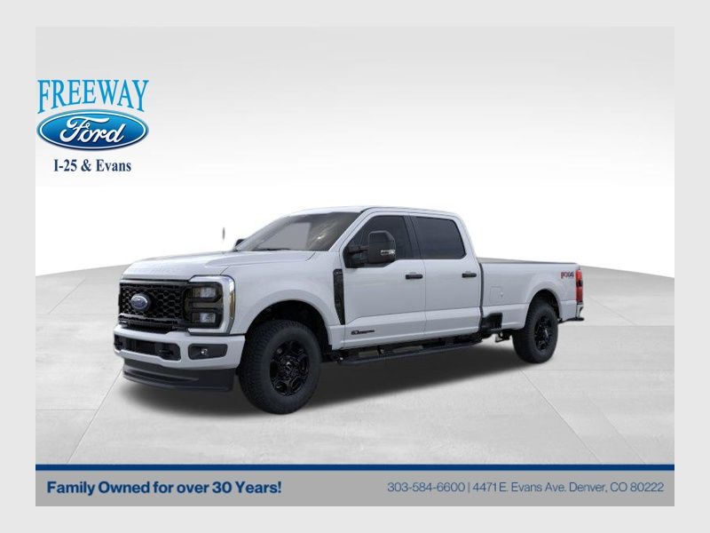 Oxford White 2026 Ford F-250 Super Duty XL Crew Cab 4WD Pickup Truck Four-Wheel Drive Automatic