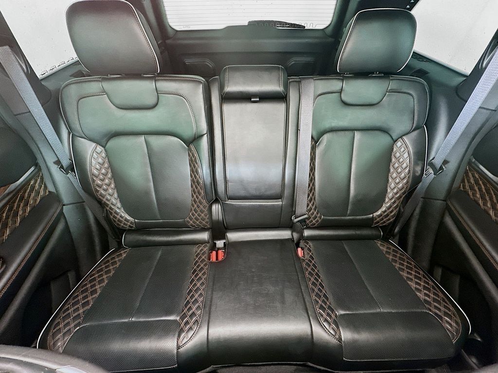 Used 2022 Gray Jeep Summit 4xe image 13