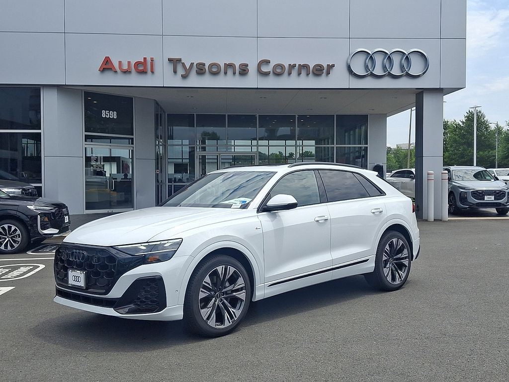 Thumbnail: 2026 Audi Q8 - 1