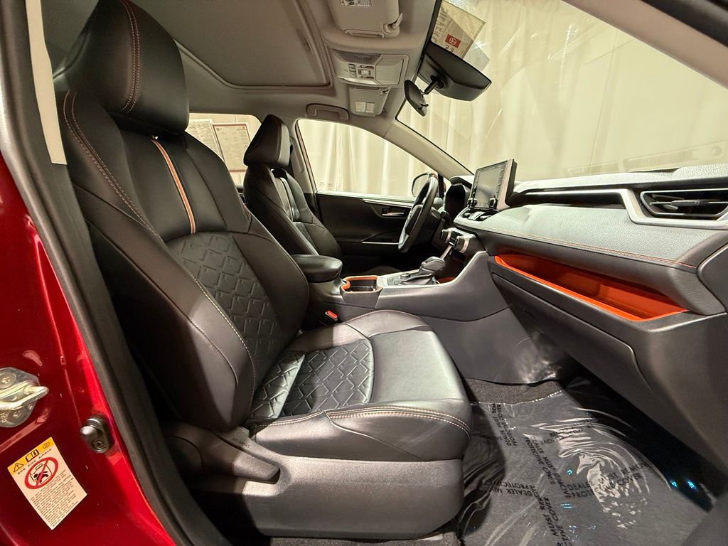 Thumbnail: 2019 Toyota RAV4 - 23