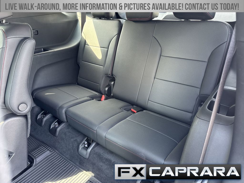 Used 2025 Chevrolet Traverse SUV