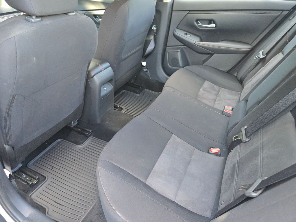 2023 Nissan Sentra SR photo 17