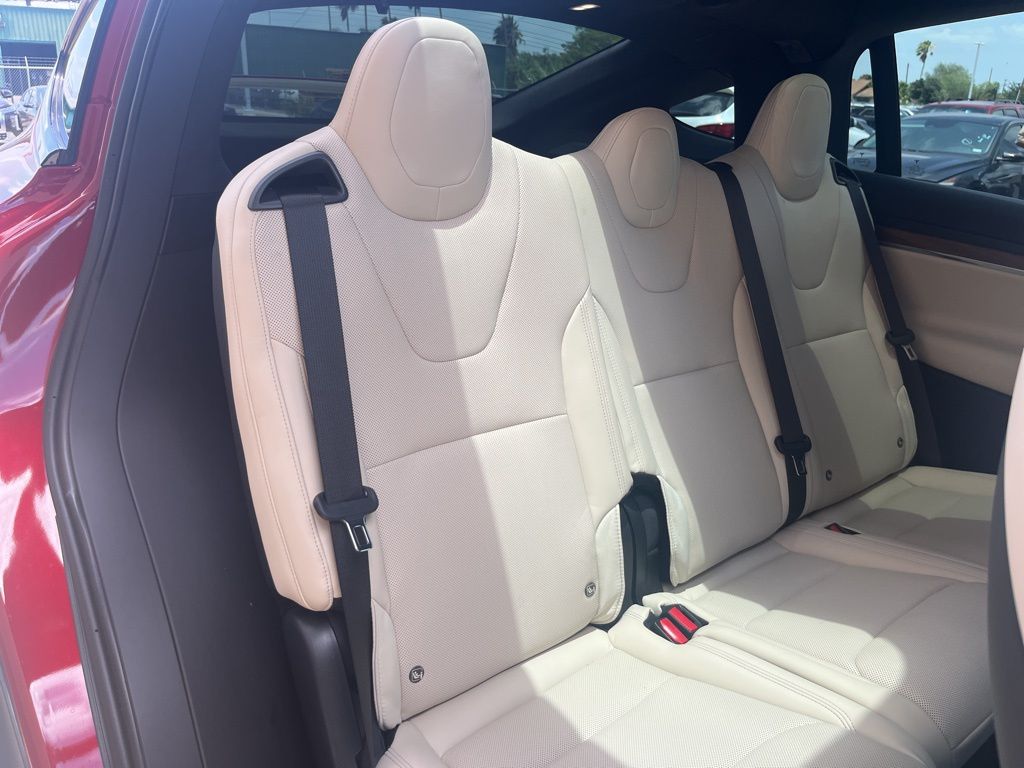 2024 Tesla Model X  25
