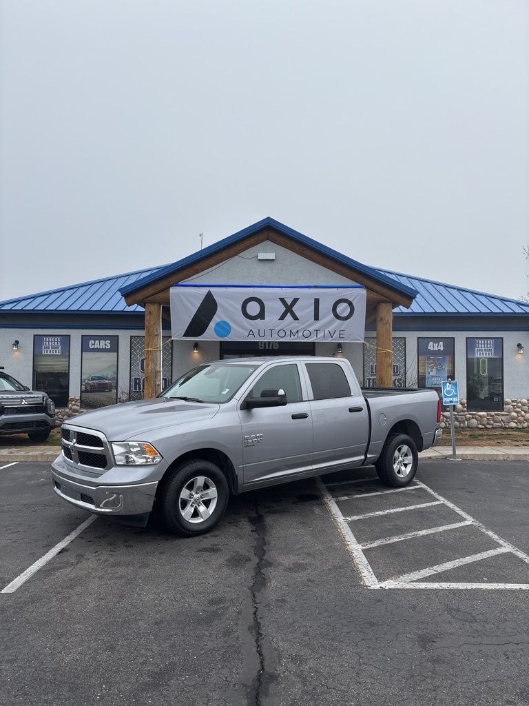 2023 RAM 1500 Classic SLT Crew Cab 4WD