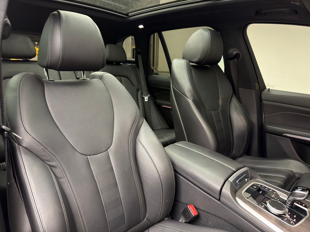 Thumbnail: 2022 BMW X5 - 5