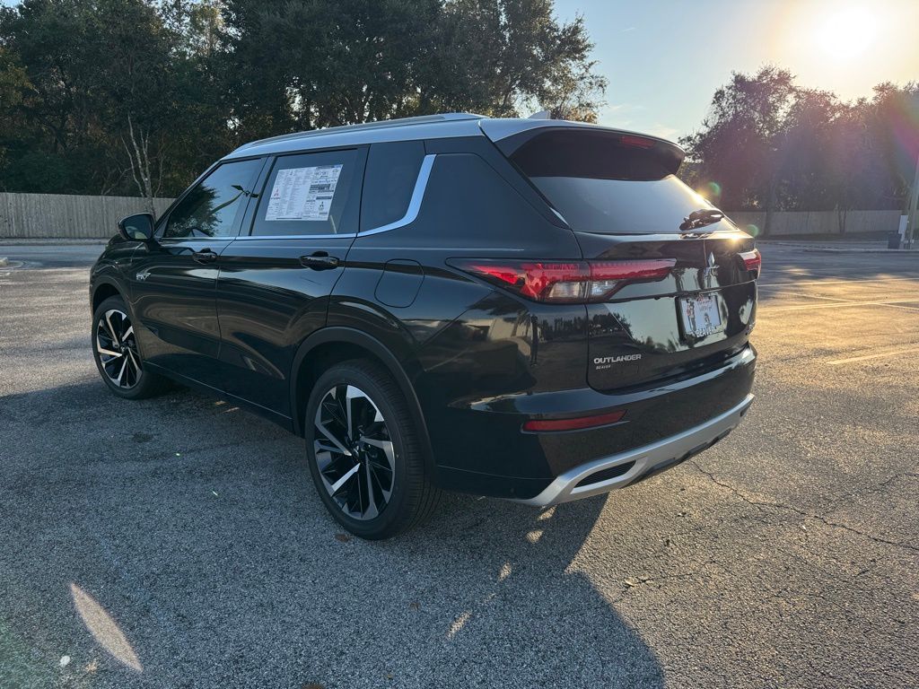 2025 Mitsubishi Outlander SEL Platinum GT photo 2