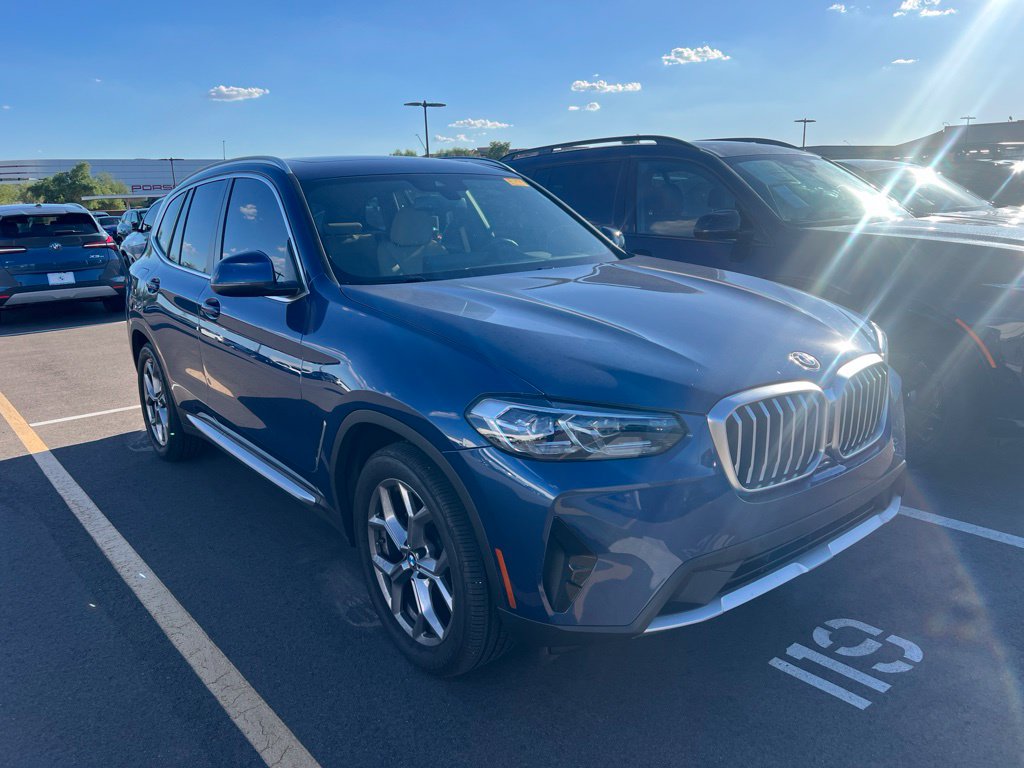 Used 2022 Blue BMW sDrive30i image 3