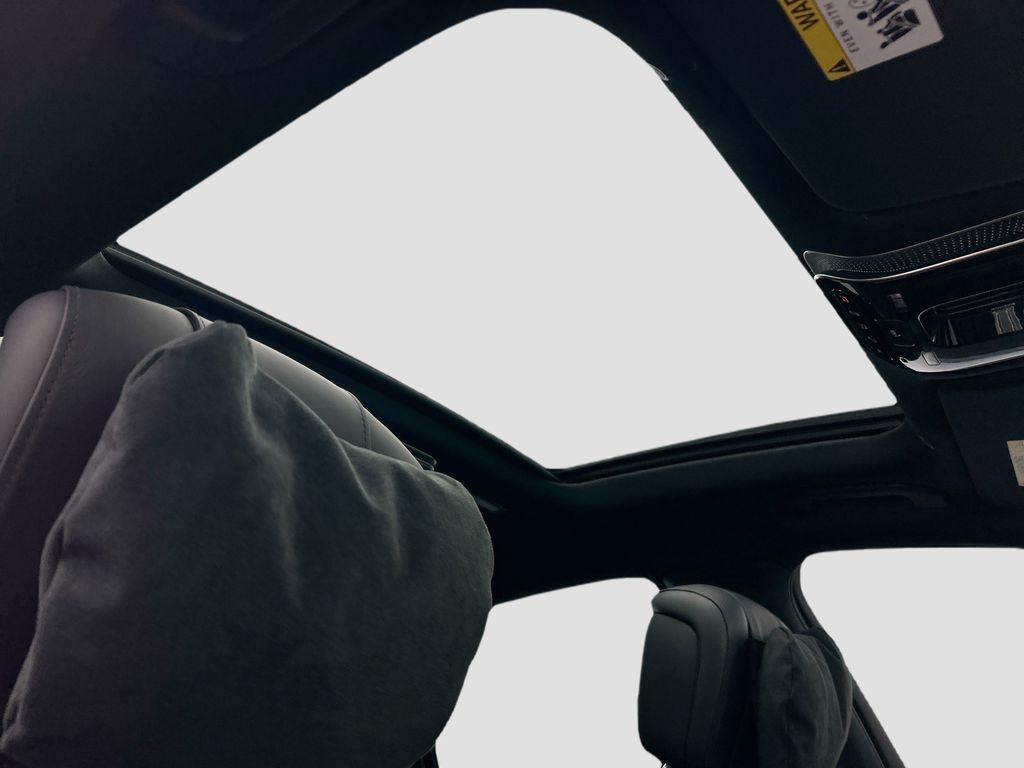 Thumbnail: 2024 Mercedes-Benz S-Class - 17