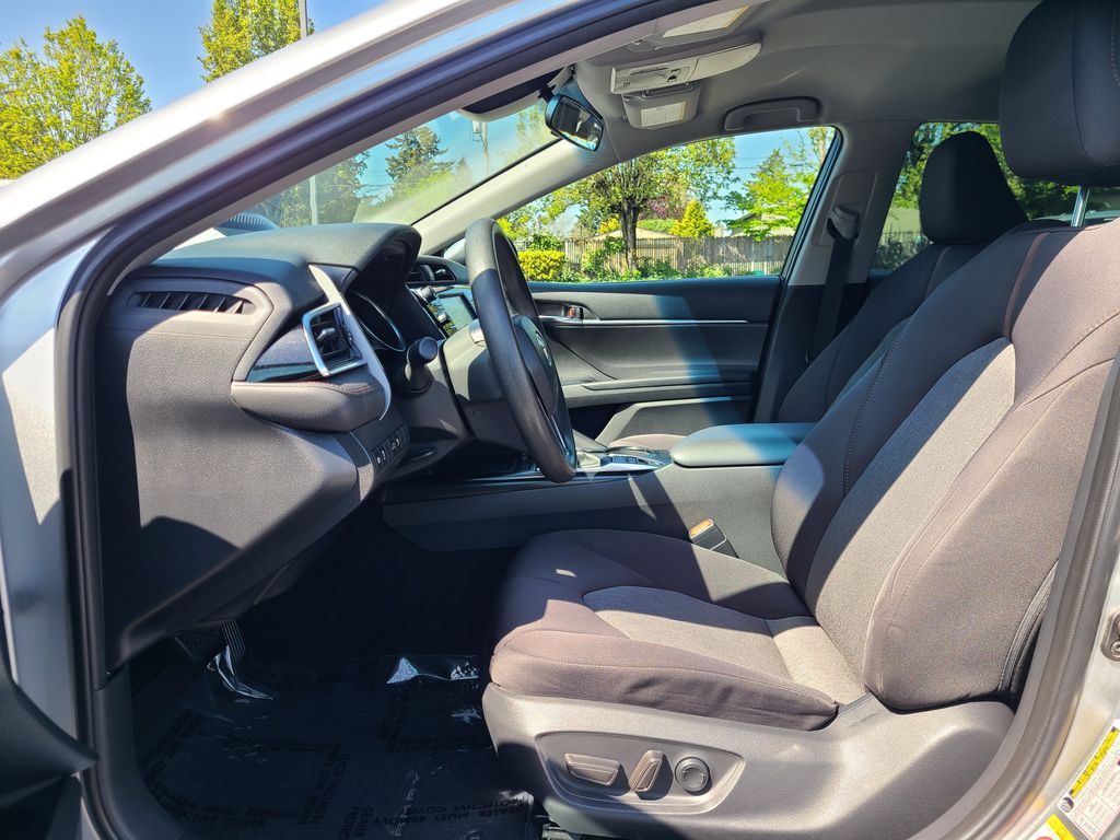 2018 Toyota Camry Hybrid LE
