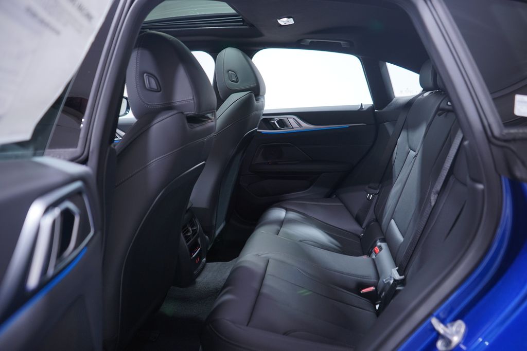 Thumbnail: 2025 BMW i4 - 9