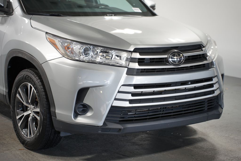 2019 Toyota Highlander LE 4