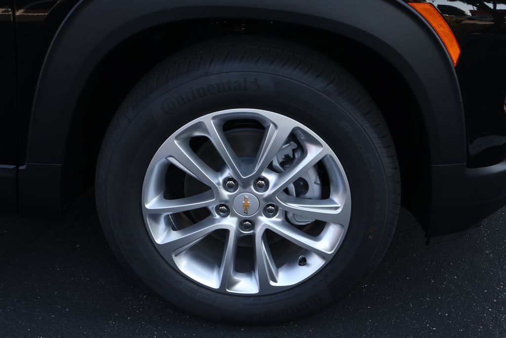 Thumbnail: 2026 Chevrolet TrailBlazer - 11