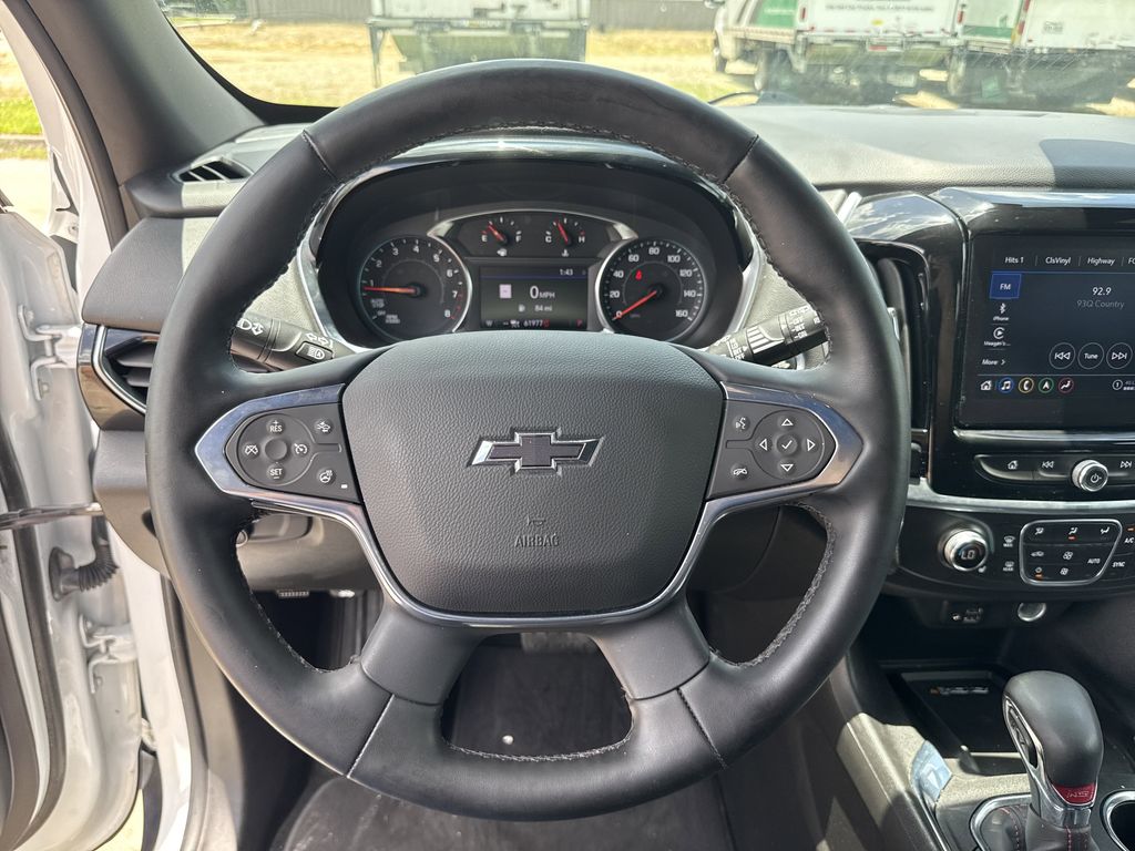 2023 Chevrolet Traverse RS White at Community Kia