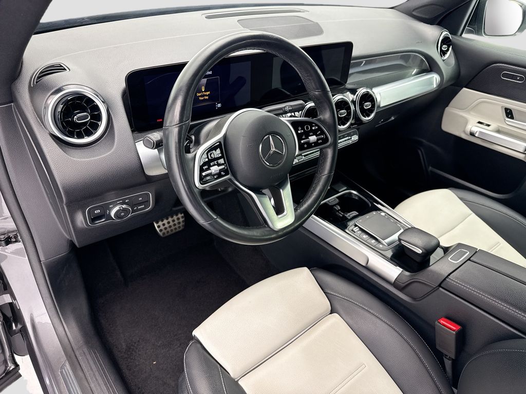 Thumbnail: 2022 Mercedes-Benz GLB - 9