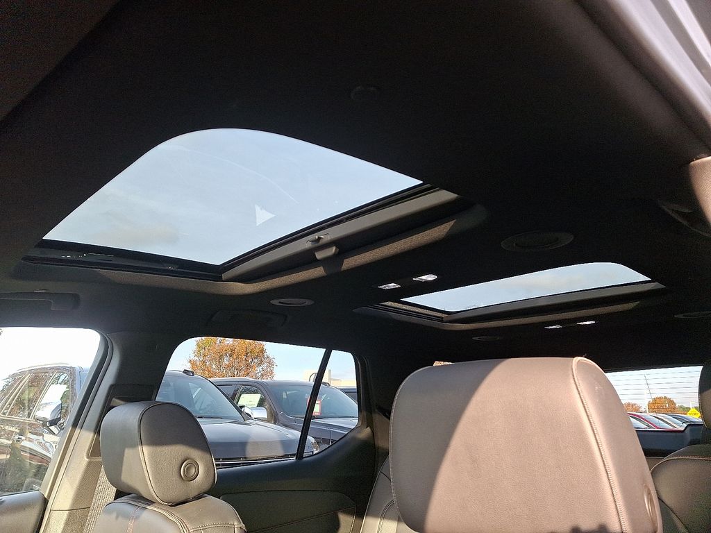 Thumbnail: 2023 Chevrolet Traverse - 15