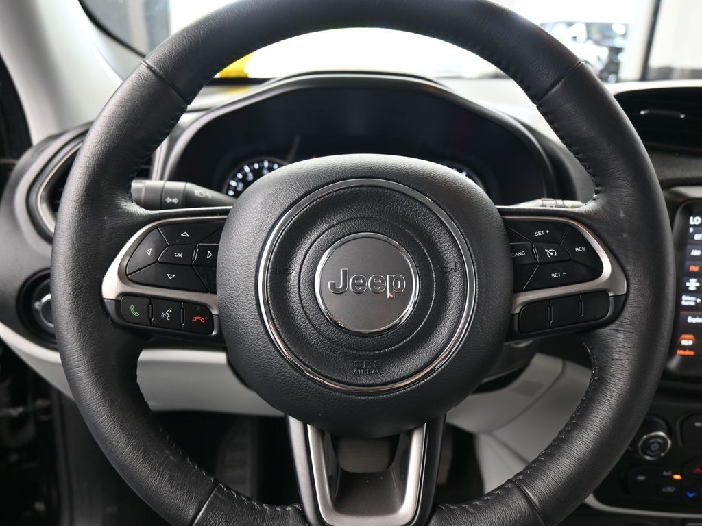 Used 2022 Black Clearcoat Jeep Latitude image 15