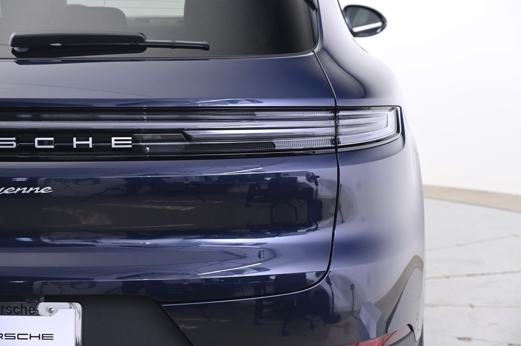 Thumbnail: 2026 Porsche Cayenne - 14