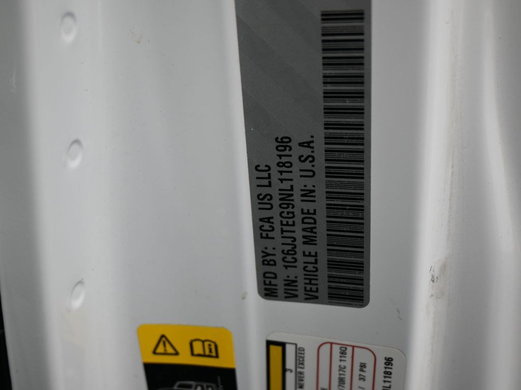 Used 2022 Bright White Clearcoat Jeep Mojave image 15