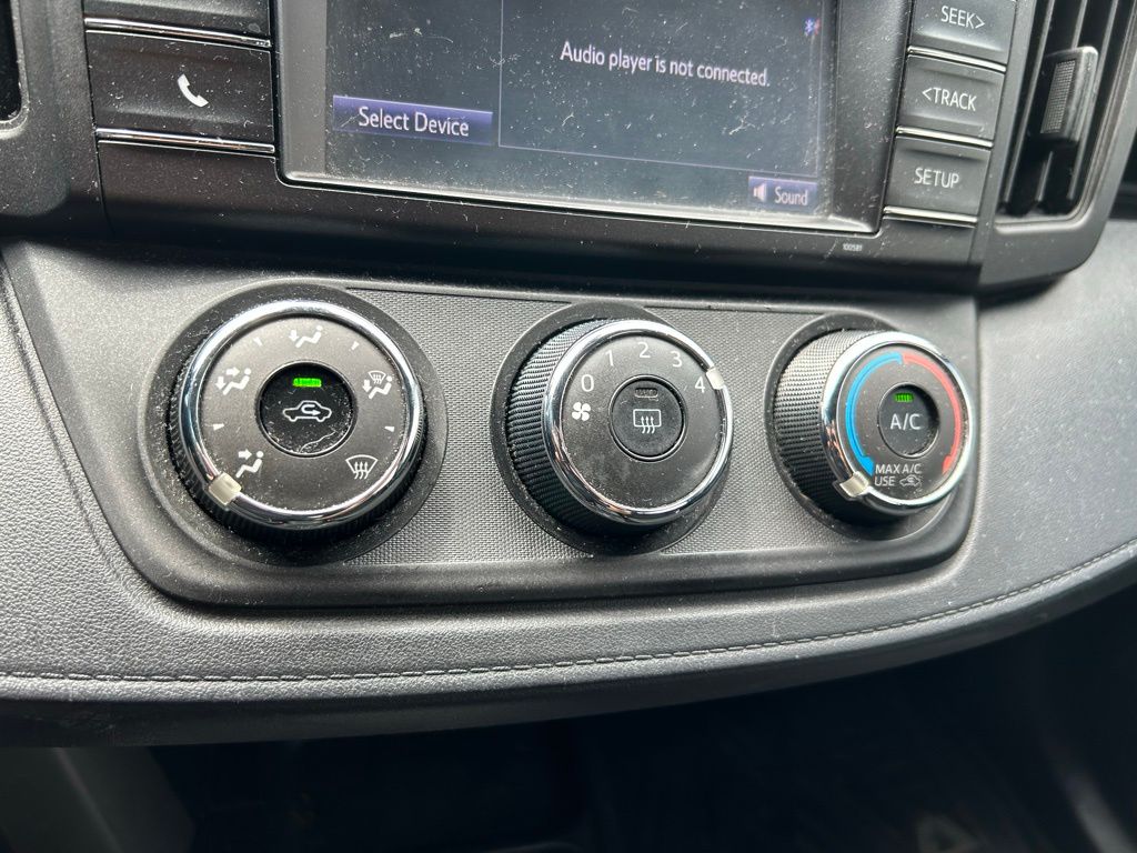 Thumbnail: 2018 Toyota RAV4 - 25