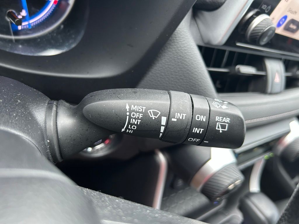 Thumbnail: 2023 Toyota RAV4 - 21