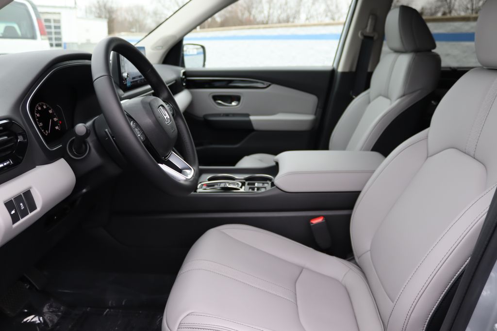 Thumbnail: 2025 Honda Pilot - 32