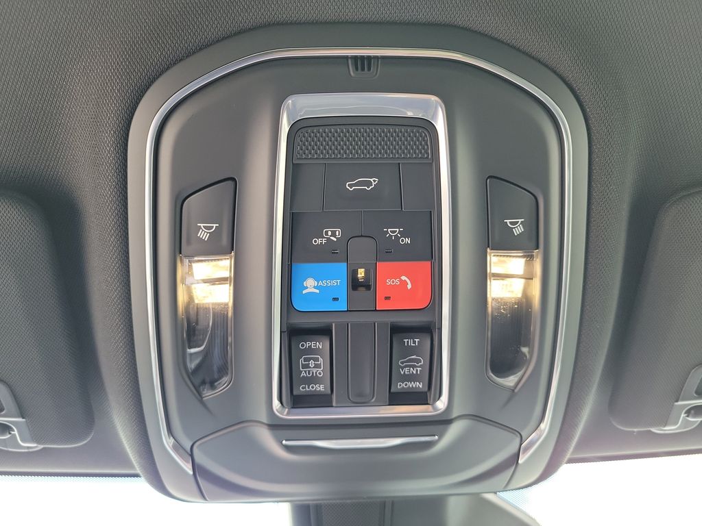 New 2026 White/off-white Jeep Laredo image 30