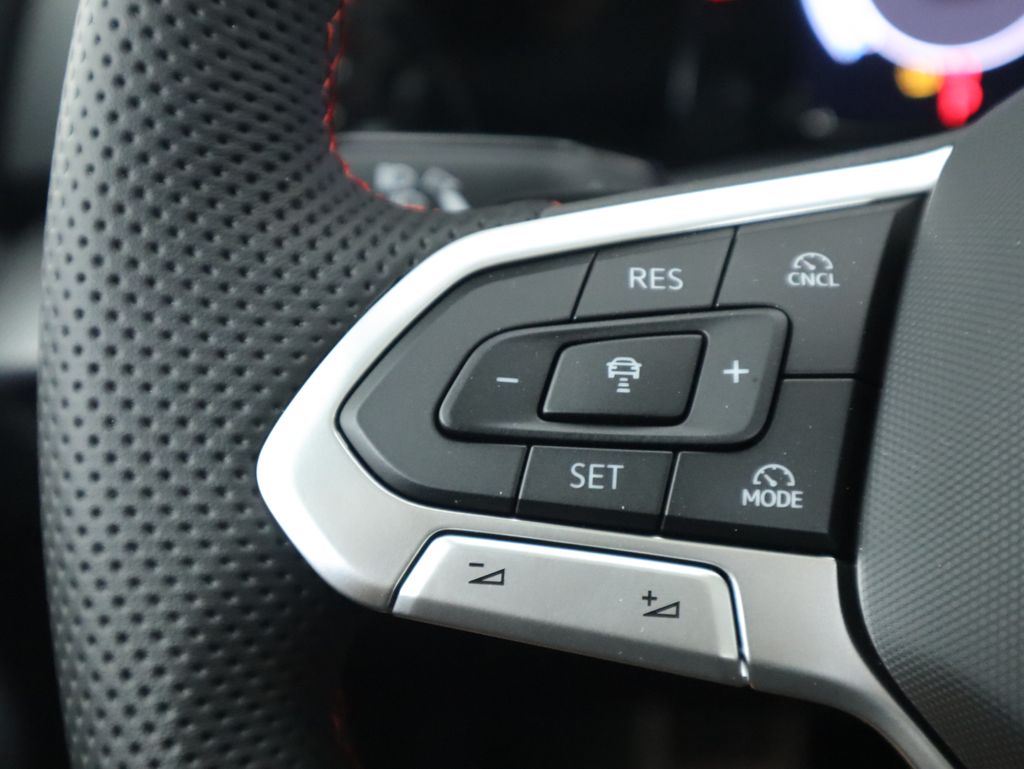 Thumbnail: 2025 Volkswagen Golf - 11