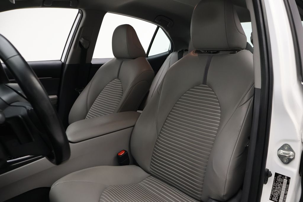 Thumbnail: 2019 Toyota Camry - 13