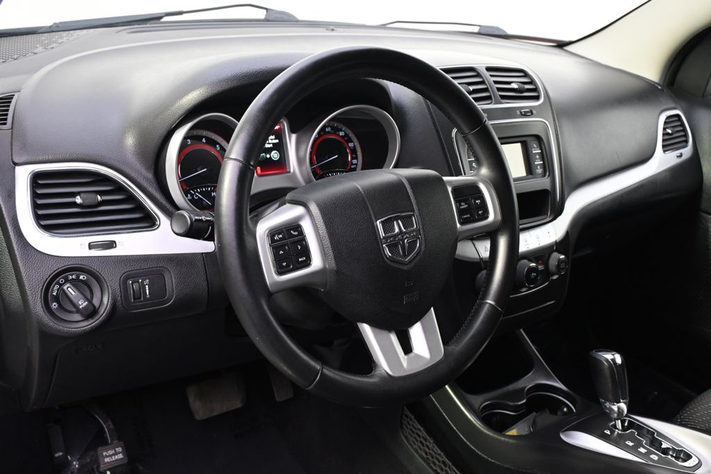 Used 2017 White Dodge SXT image 11