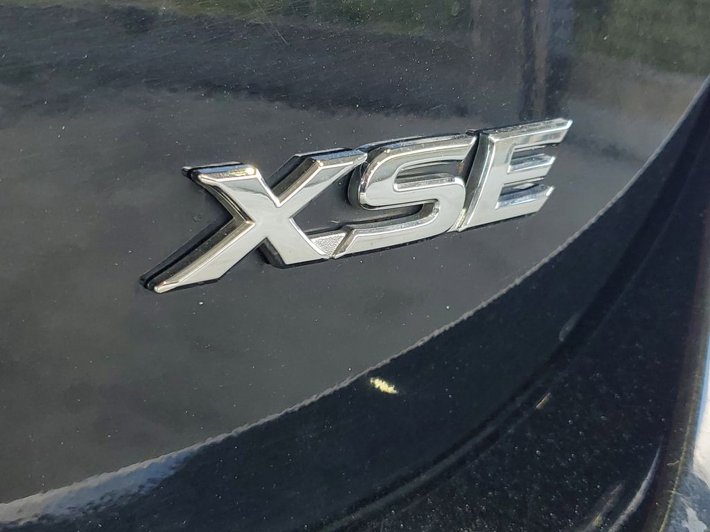 2023 Toyota Camry XSE - Photo 6