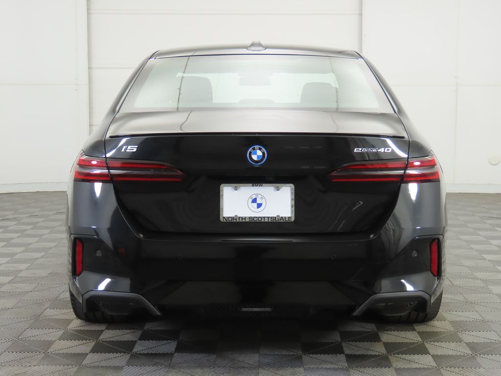 Thumbnail: 2026 BMW i5 - 6