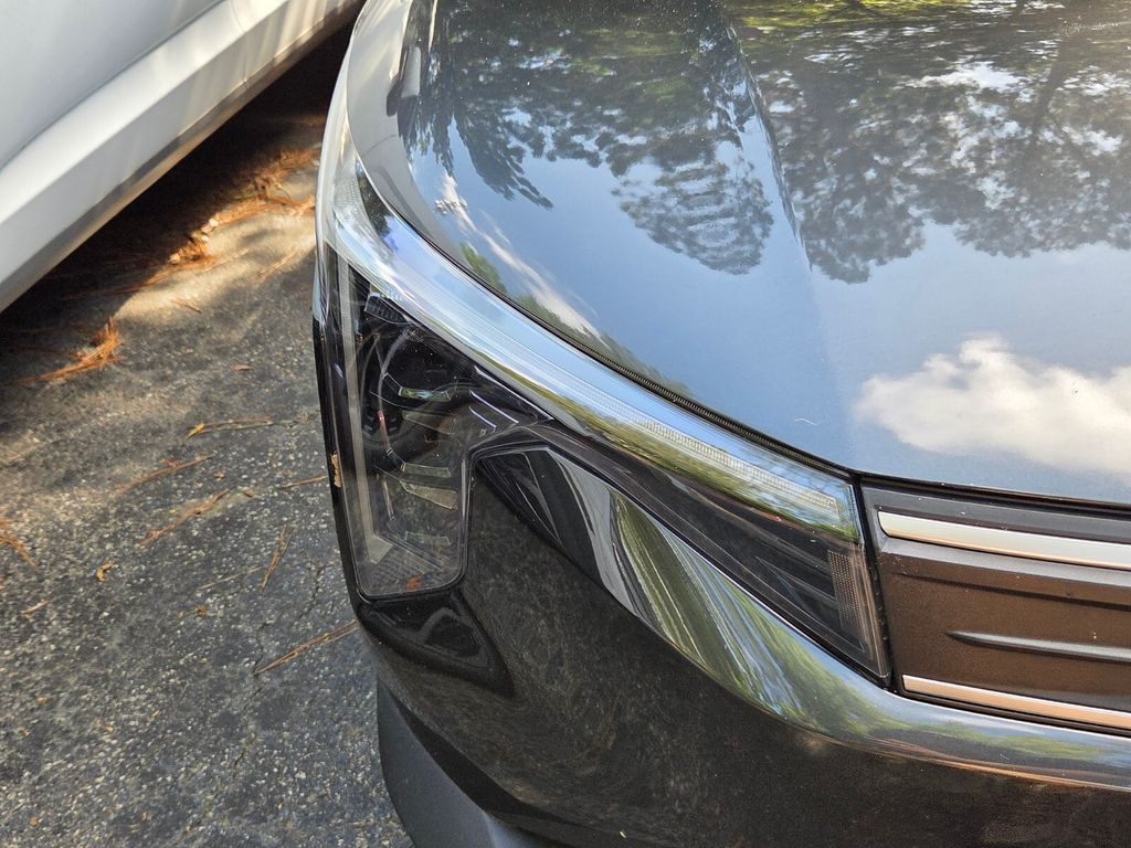 Used 2025 Gray Kia LXS image 5