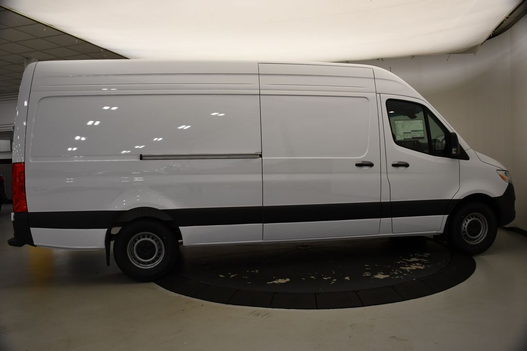 2025 Mercedes-Benz Sprinter 2500 5