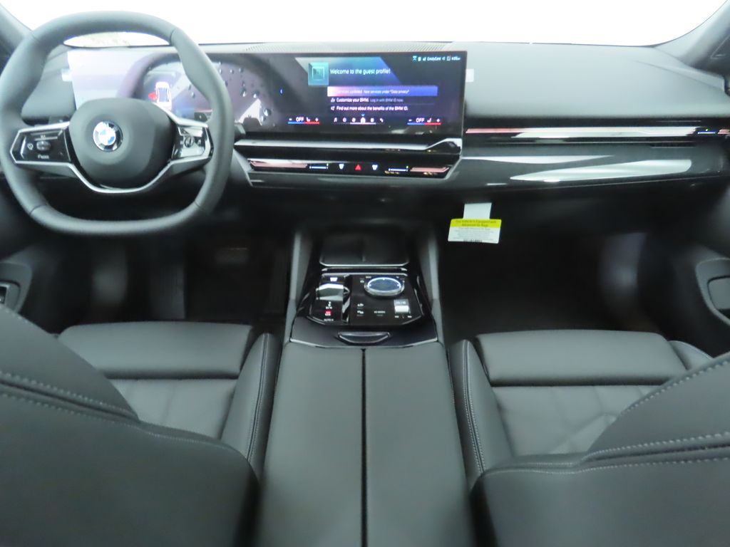 Thumbnail: 2025 BMW 5 Series - 13