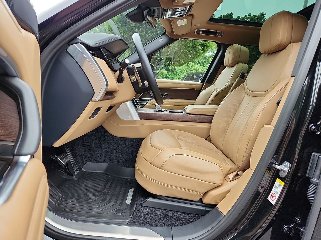 Thumbnail: 2023 Land Rover Range Rover - 13