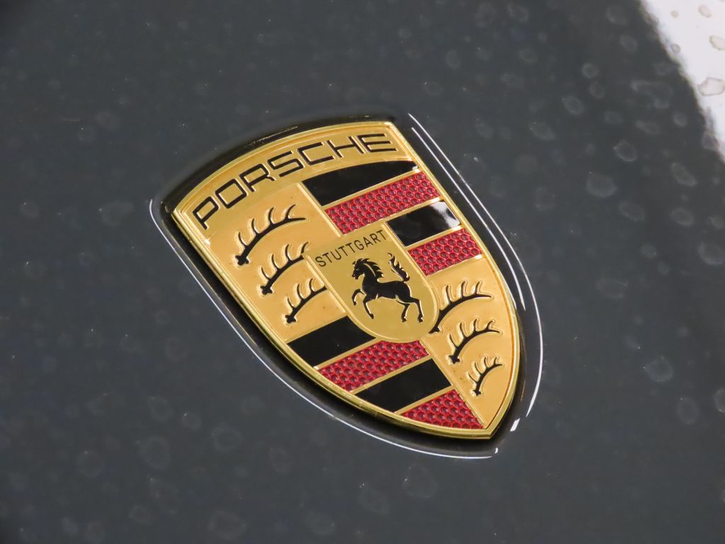 Thumbnail: 2025 Porsche 911 - 21