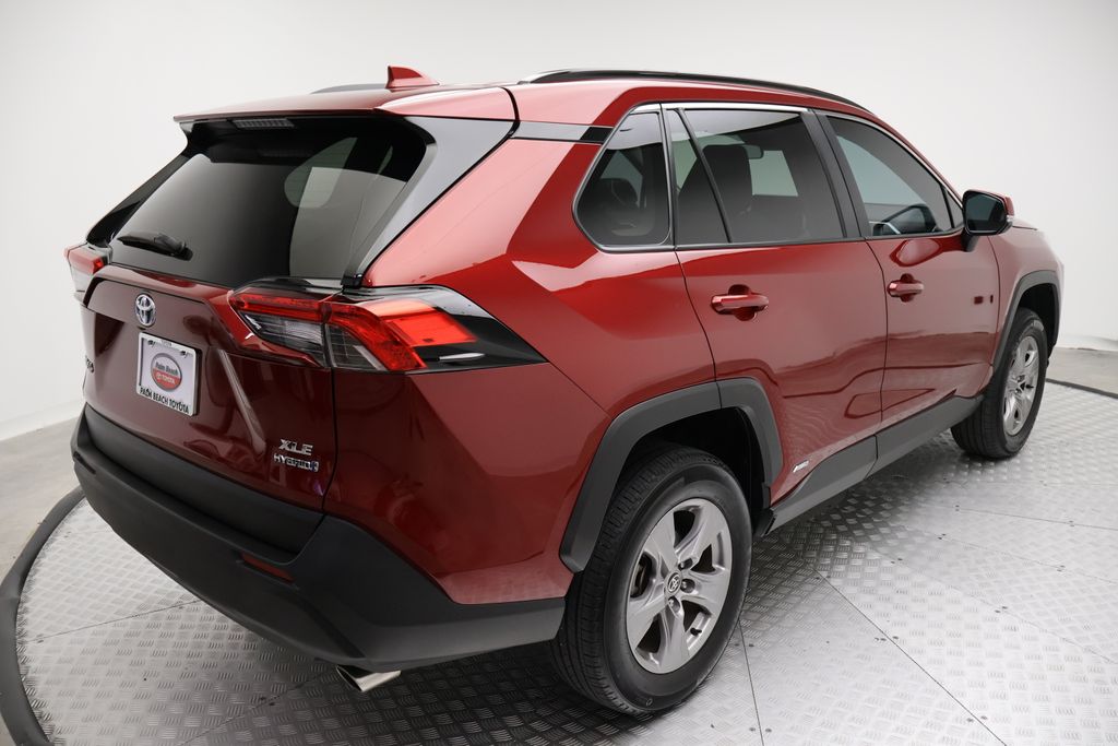 Thumbnail: 2024 Toyota RAV4 - 8