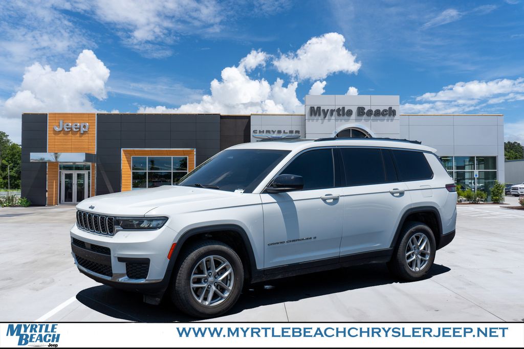 Bright White Clearcoat 2021 Jeep Grand Cherokee L Laredo 4WD SUV / Crossover Four-Wheel Drive 8-Speed Automatic