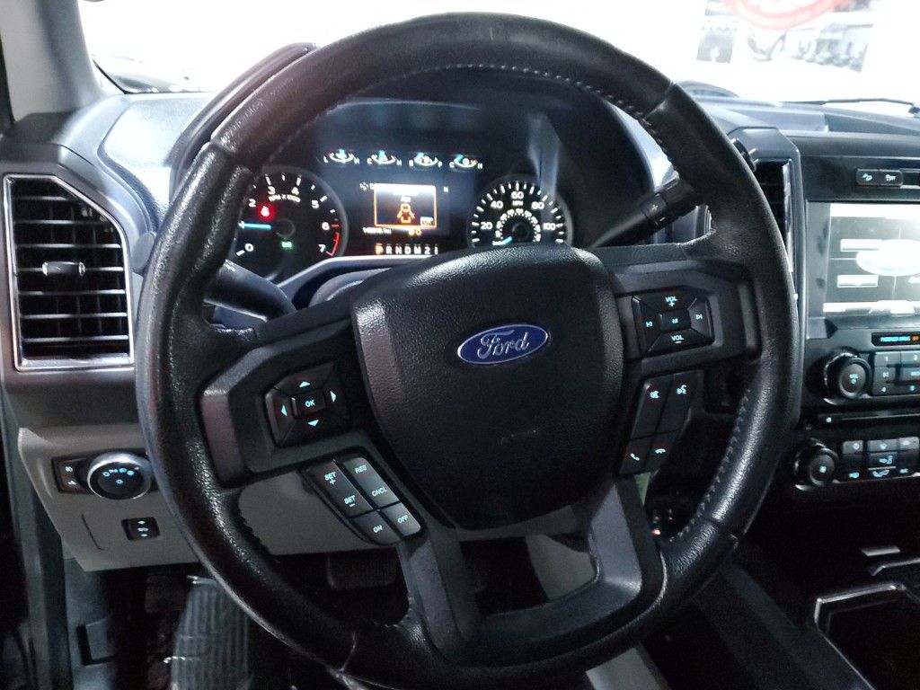 2015 Ford F-150 XLT 25