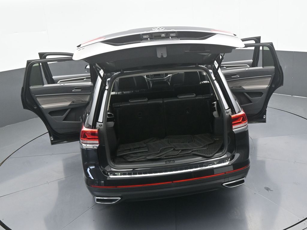 Used 2022 Deep Black Volkswagen 2.0T SE image 68