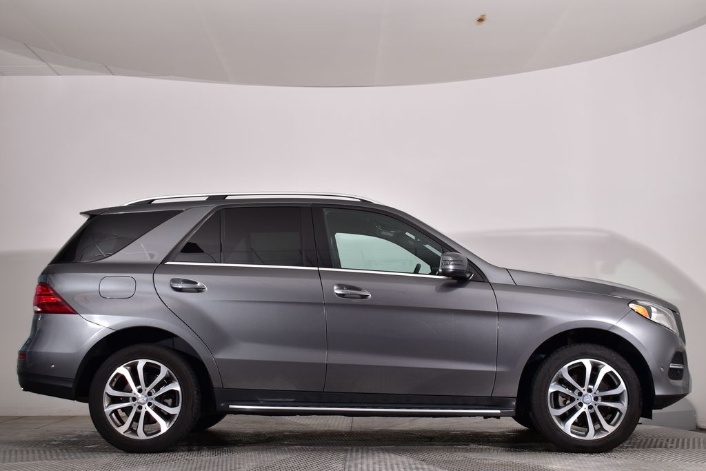 Thumbnail: 2017 Mercedes-Benz GLE - 6