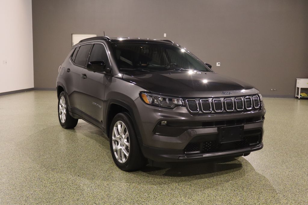 2022 Jeep Compass Latitude Lux 4WD    